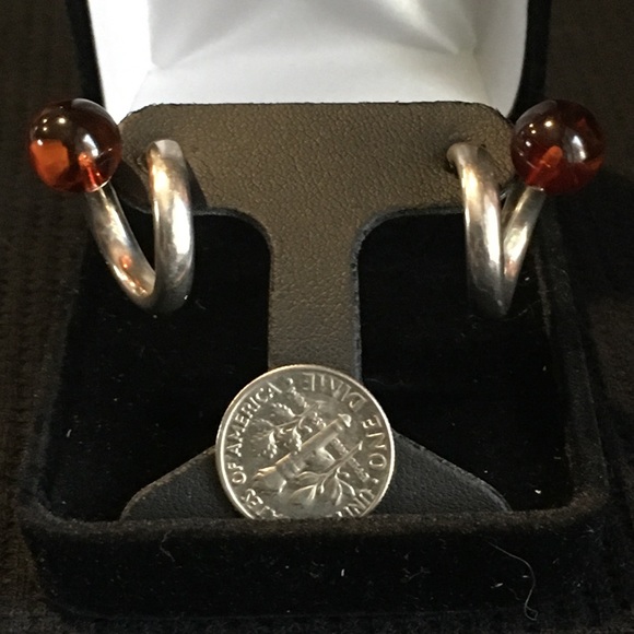 Silver corkscrew post earrings with orb detail - Picture 6 of 8